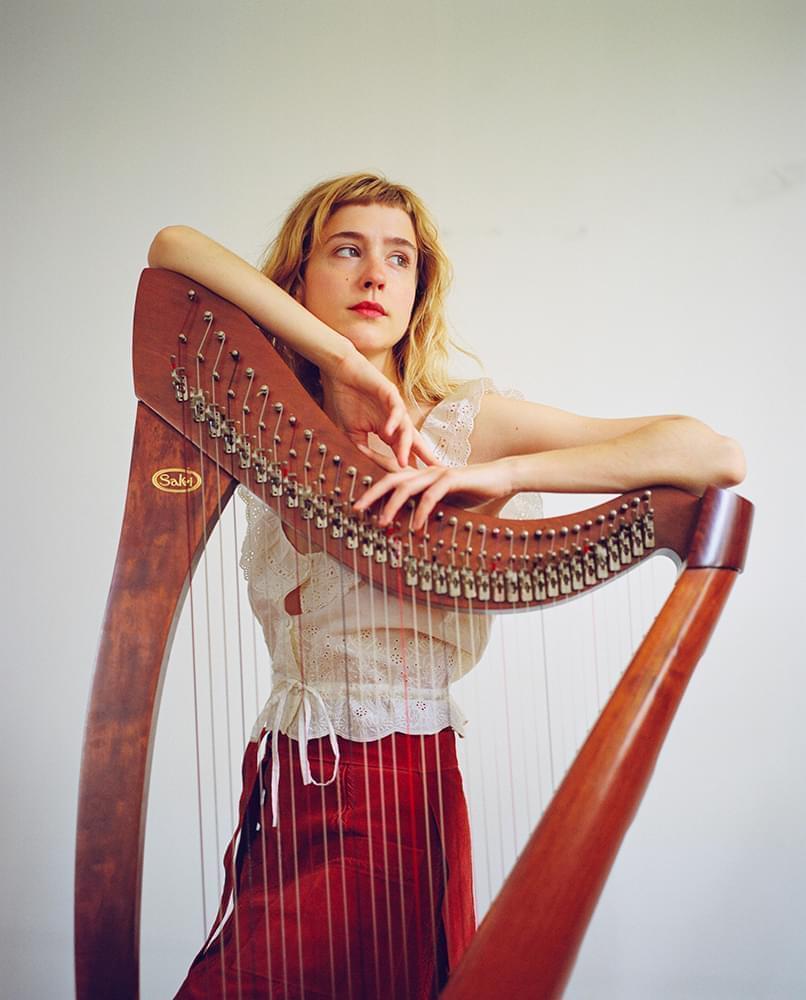 Noami Greene et sa harpe