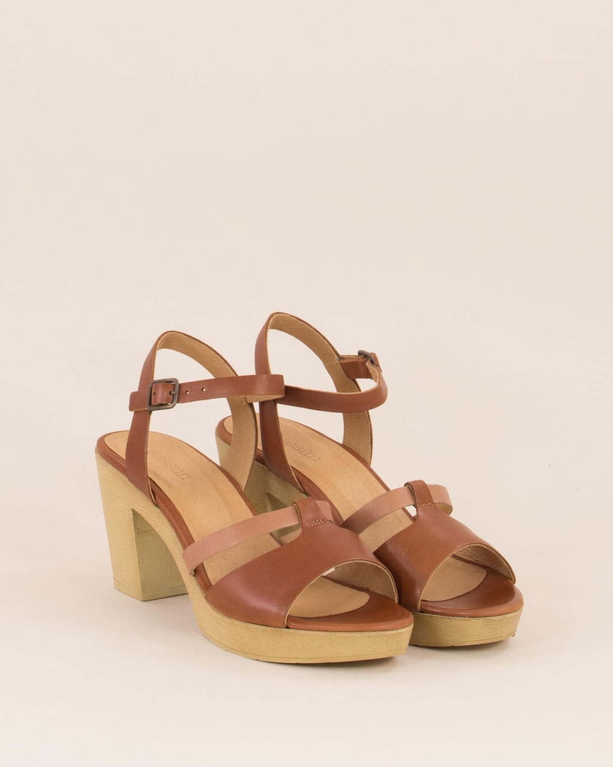 https://static.sessun.com//icache/size/1240c1550/themes/sessun/images/catalog/product/Wxl-_LOURMARIN-Toffee-1.jpg