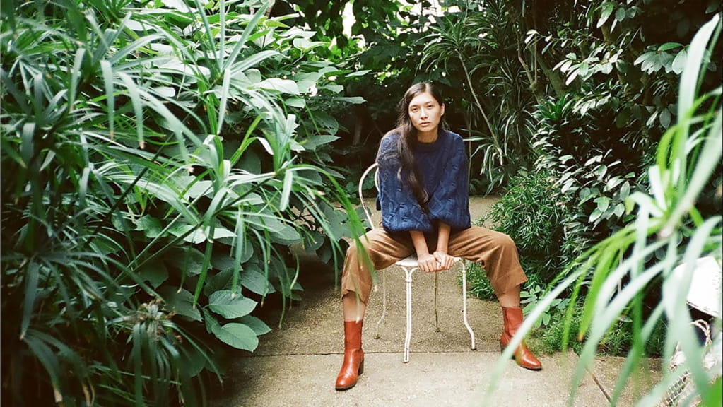 Noémie Ferst en pull Listowel et pantalon Hudson Street Sessùn