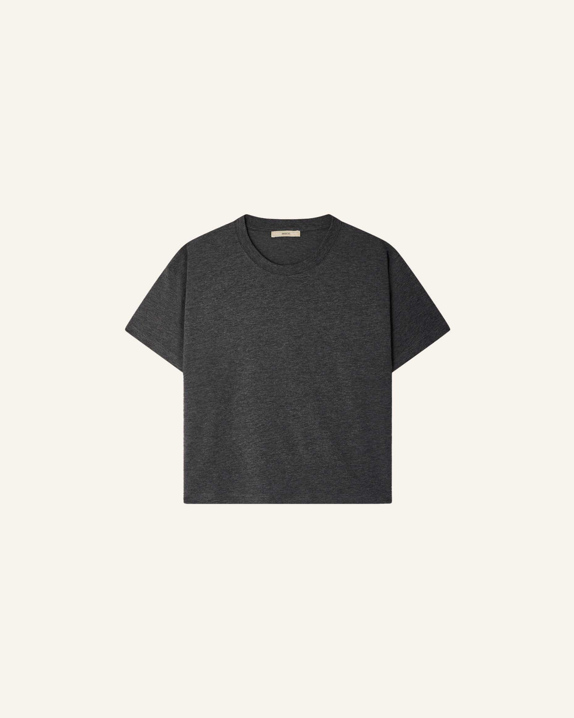Tシャツ・カットソー ETMON Curved Neck Slit TShirt, Black Etmon-Curved Neck Slit T-Shirt, Black│삼성물산 온라인몰 SSF