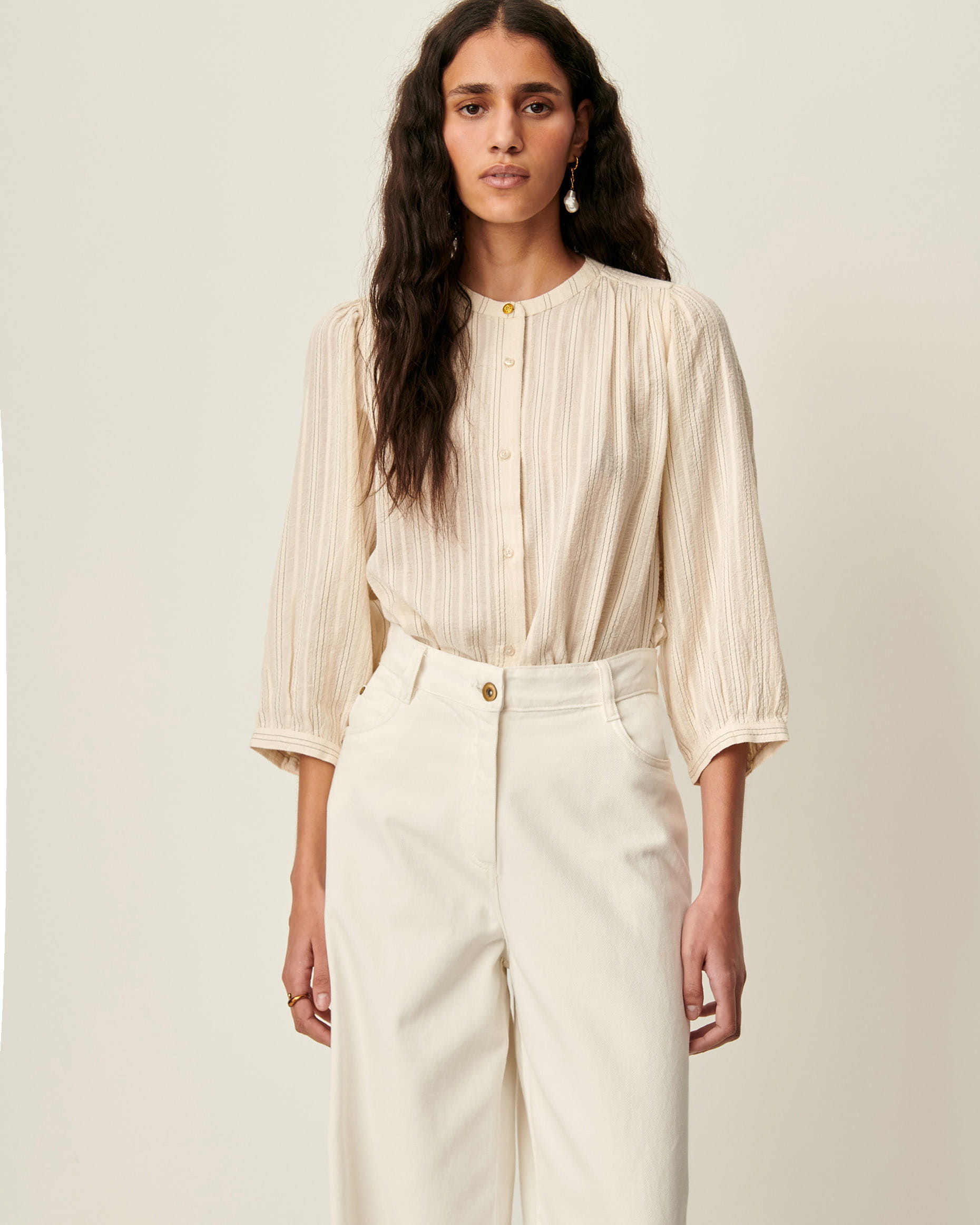 A VIEW Sandcream | Blouse | SESSÙN Official website