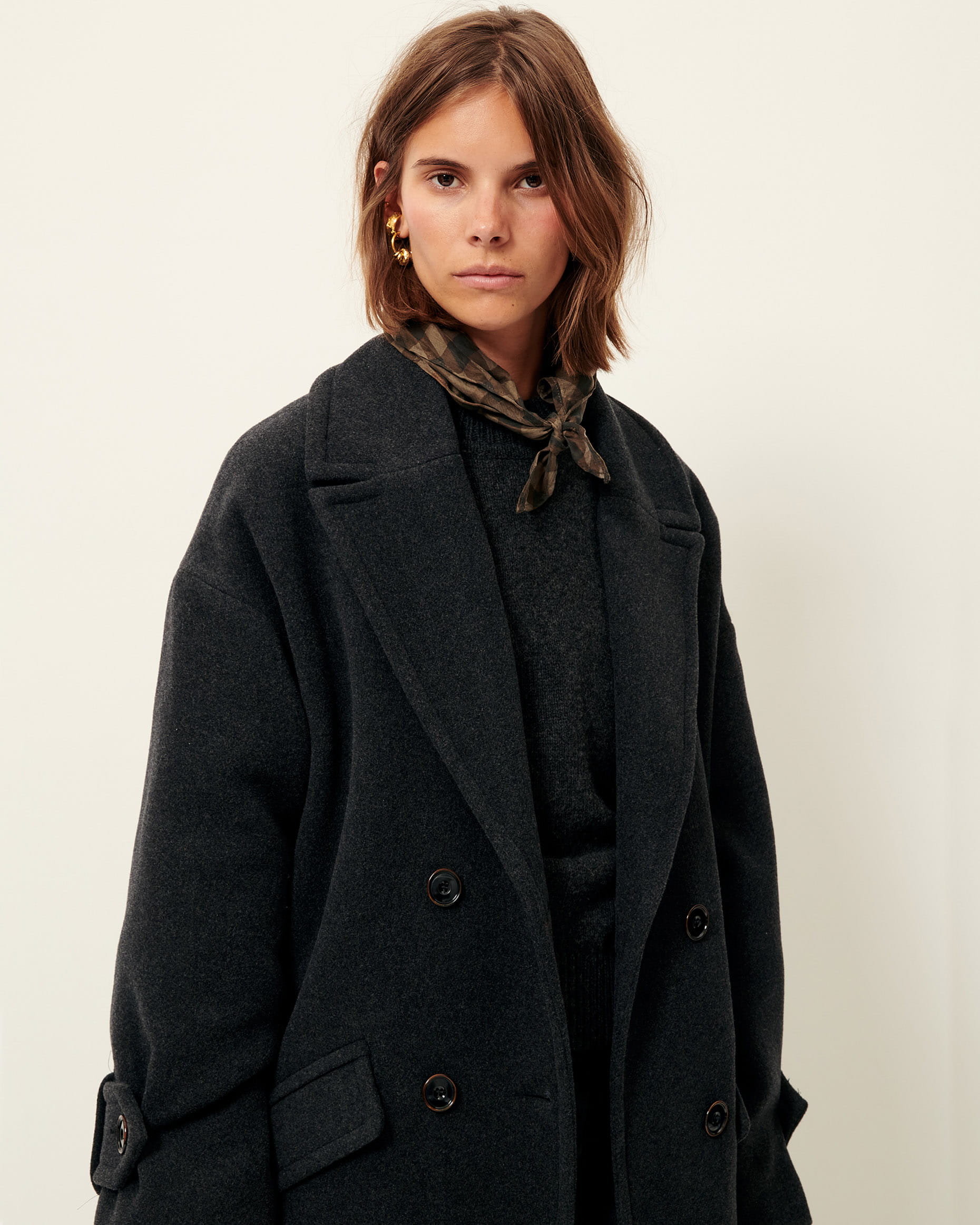ジャケット・アウター SUNSEA BLACK DOUBLE-BREASTED COAT MIA Carbonella | Coat | SESSÙN Official website