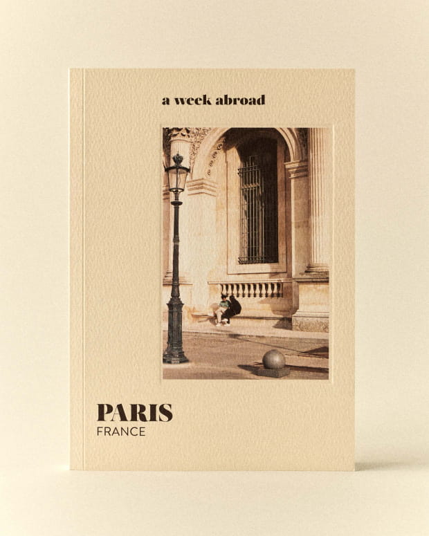 A Weak Abroad Paris